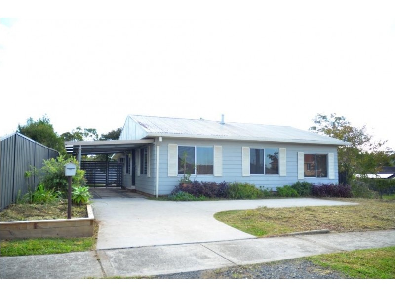 7 Albert Warner Drive, Warnervale NSW 2259