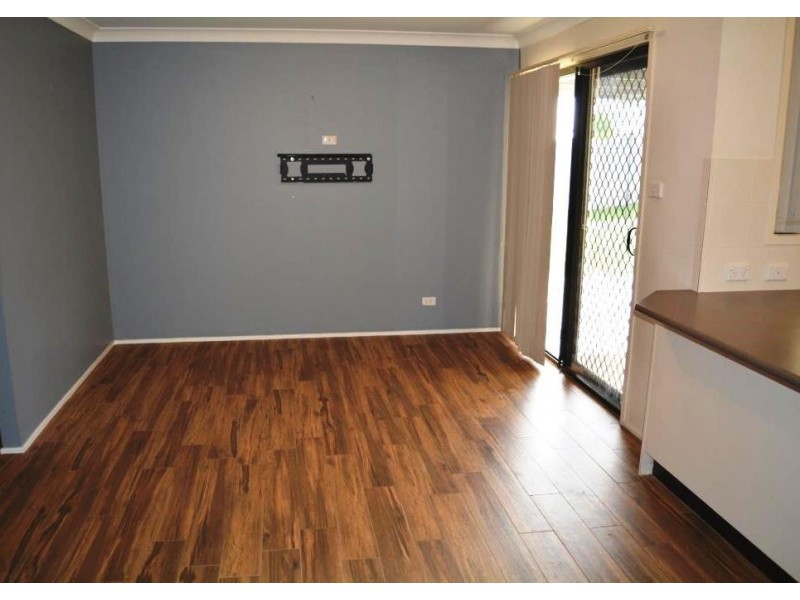 14 Yarra Pl, Wadalba NSW 2259