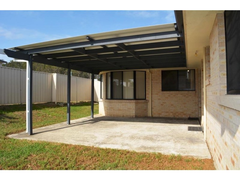 14 Yarra Pl, Wadalba NSW 2259