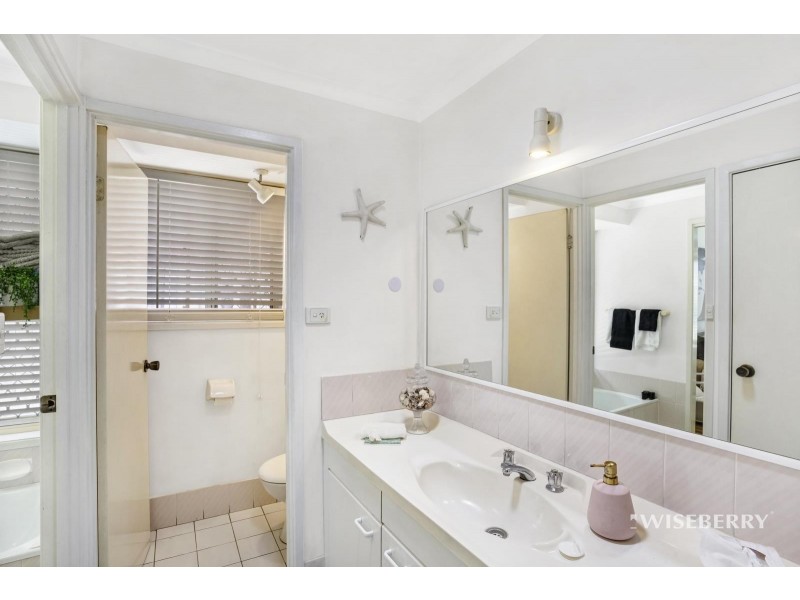 4 Telopea Close, Lake Haven NSW 2263