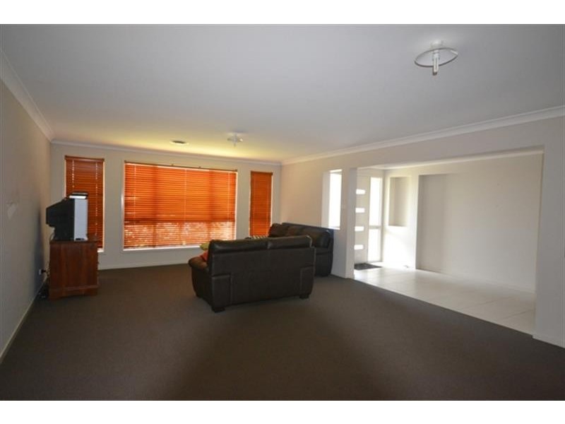 3 Merimbula  Place, Woongarrah NSW 2259