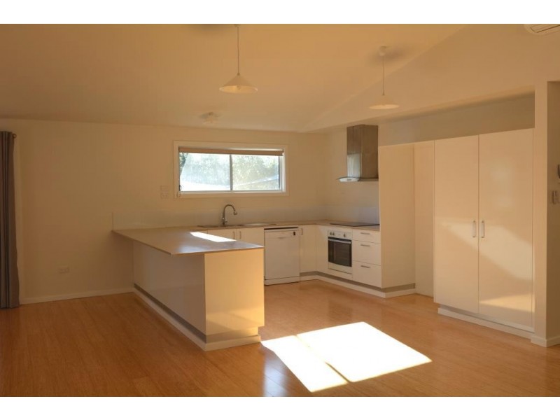 24 Harwood Close, Mannering Park NSW 2259