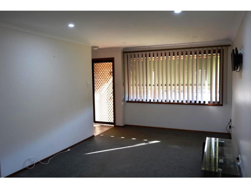 15 Kanimbla Avenue, Charmhaven NSW 2263