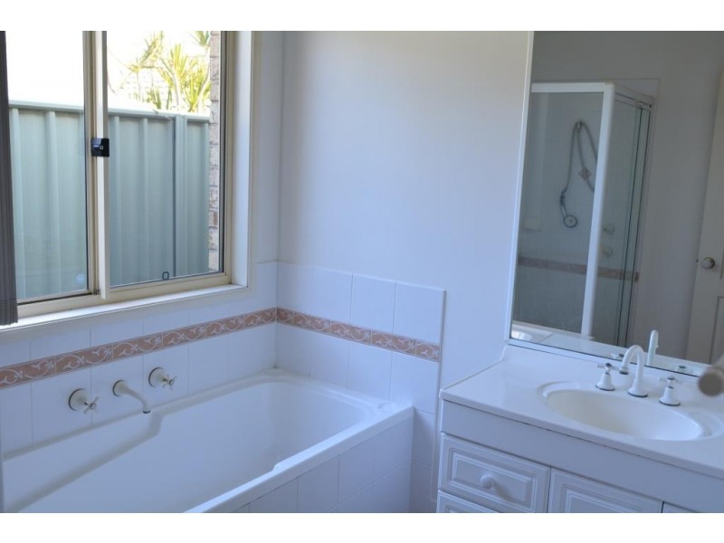 10 Pinehurst Way, Blue Haven NSW 2262