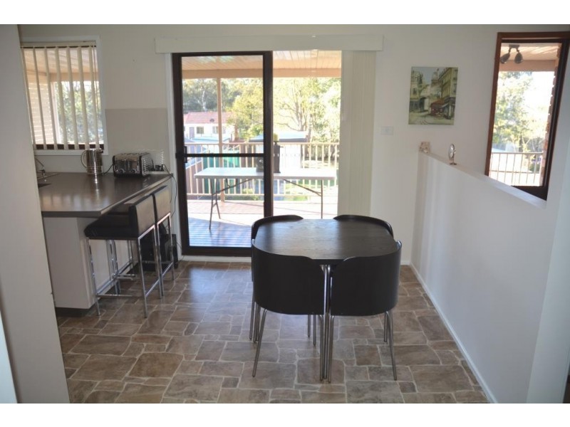 5 Avonlea Avenue, Gorokan NSW 2263