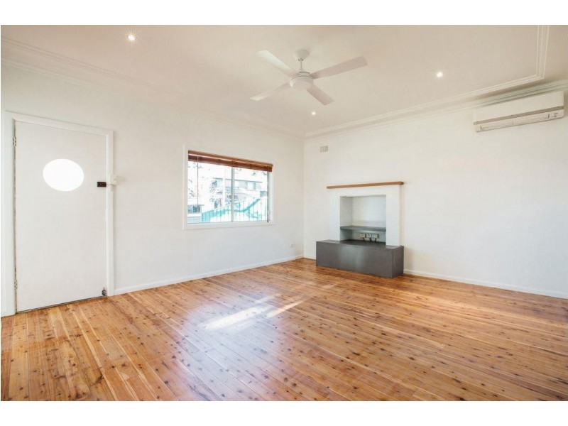 8 Lakeview Street, Toukley NSW 2263
