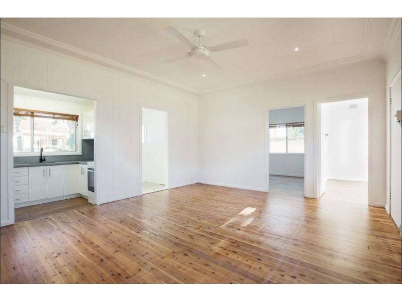 8 Lakeview Street, Toukley NSW 2263