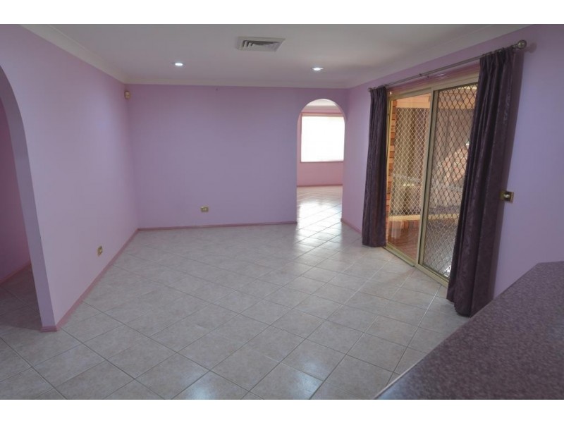 10 Bensley Close, Lake Haven NSW 2263