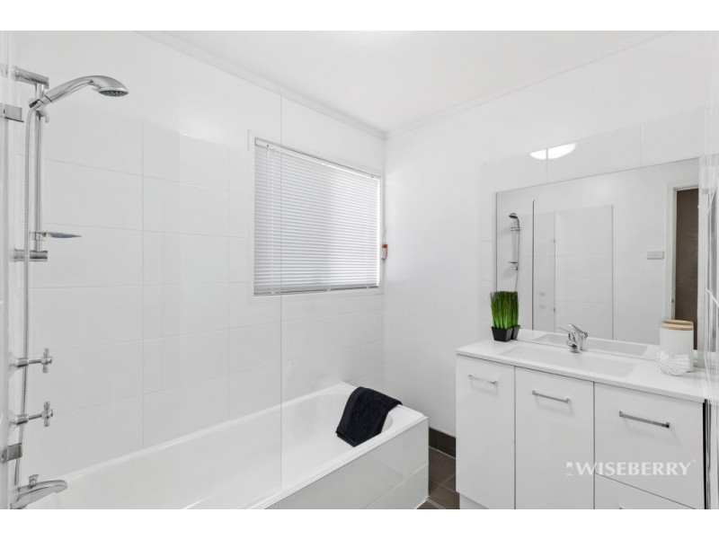 50 Charmhaven Avenue, Charmhaven NSW 2263