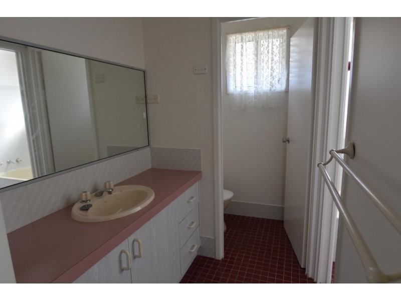 4  Sylvia Avenue, Gorokan NSW 2263