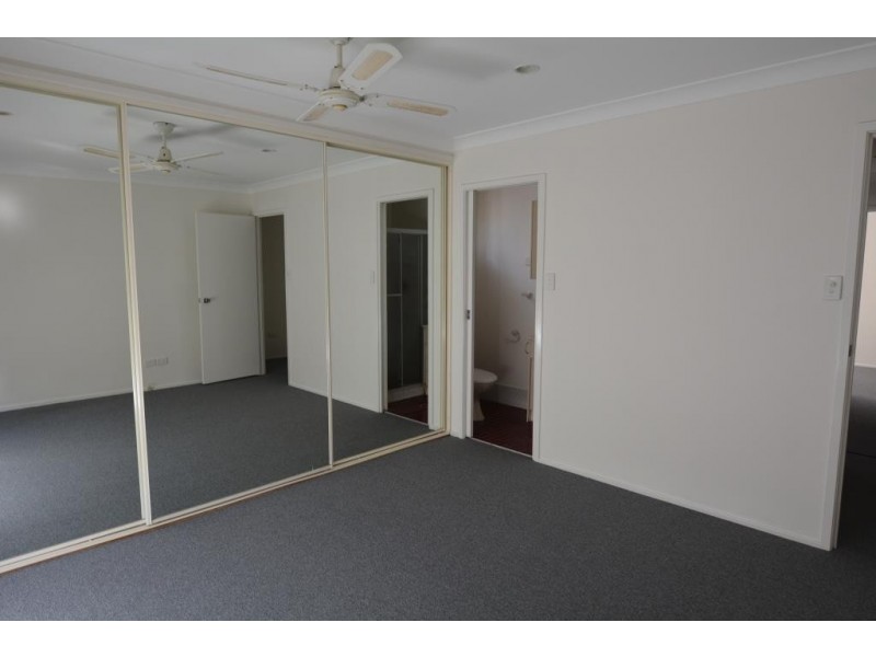 4  Sylvia Avenue, Gorokan NSW 2263