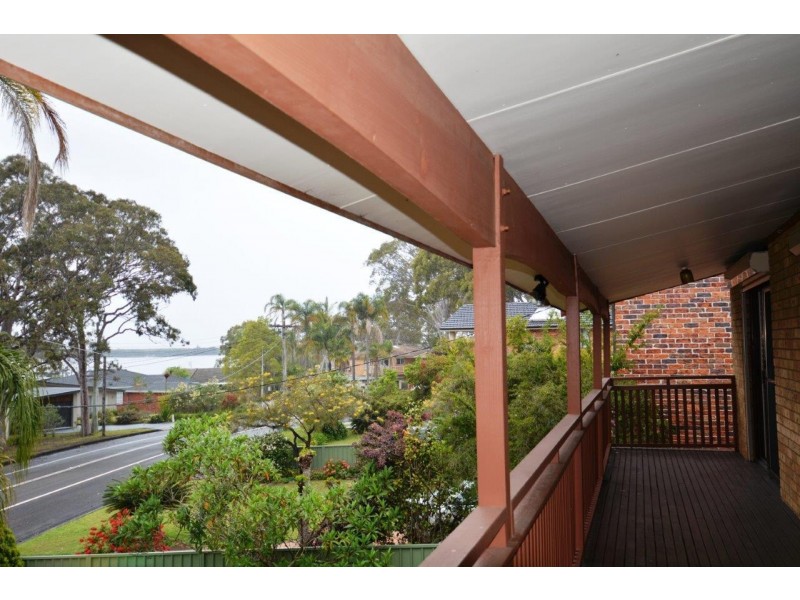 172 Sunrise Avenue, Budgewoi NSW 2262