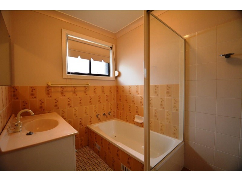 172 Sunrise Avenue, Budgewoi NSW 2262