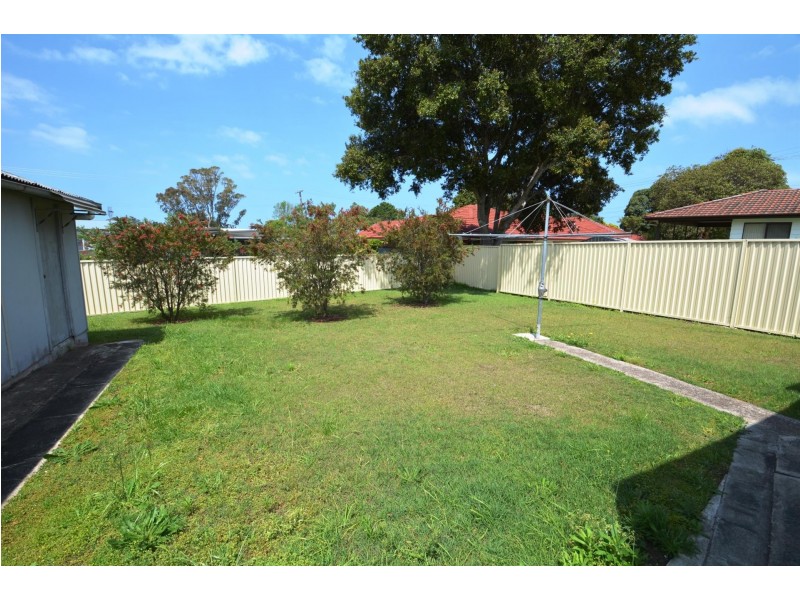 1 Beryl Street, Gorokan NSW 2263