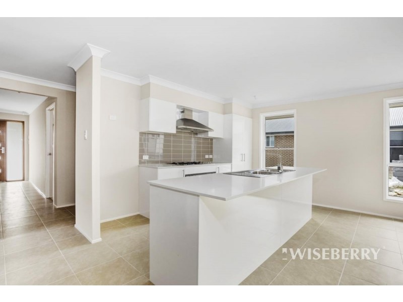 18 Mogo Close, Blue Haven NSW 2262