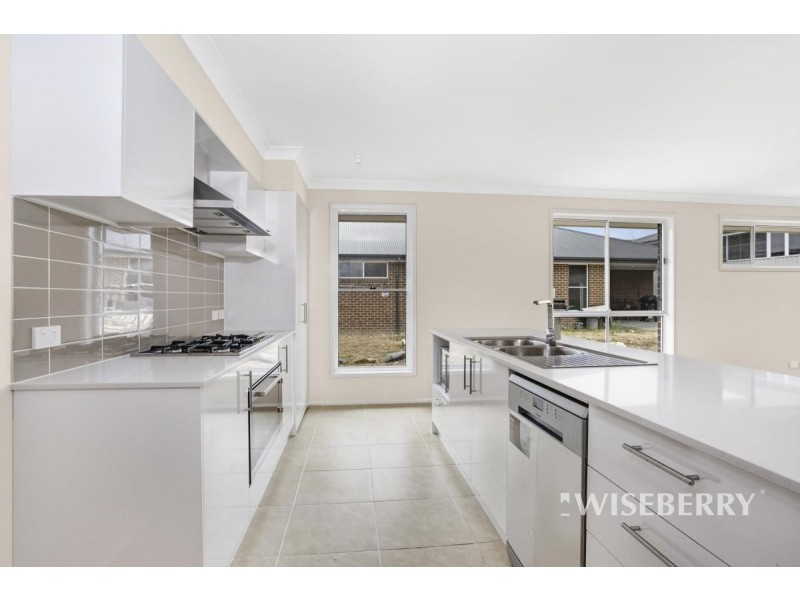 18 Mogo Close, Blue Haven NSW 2262