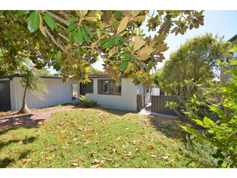 5 Vena Avenue, Gorokan NSW 2263
