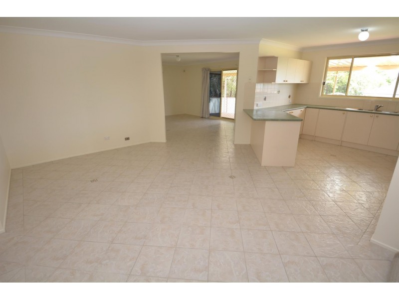 6 Crestleigh Close, Woongarrah NSW 2259