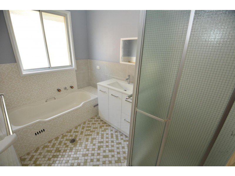 246 Wallarah Road, Kanwal NSW 2259