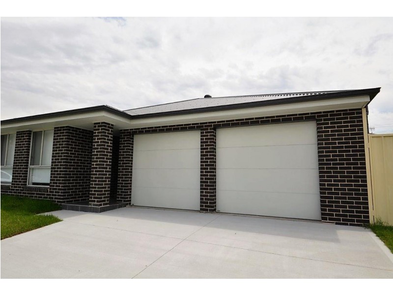 28 Loongana Crescent, Blue Haven NSW 2262