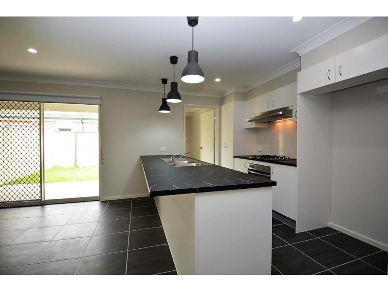 28 Loongana Crescent, Blue Haven NSW 2262