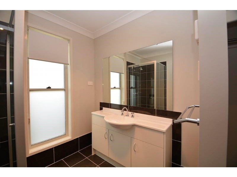 28 Loongana Crescent, Blue Haven NSW 2262