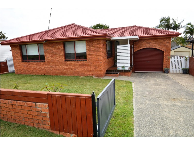 15 Vena Avenue, Gorokan NSW 2263