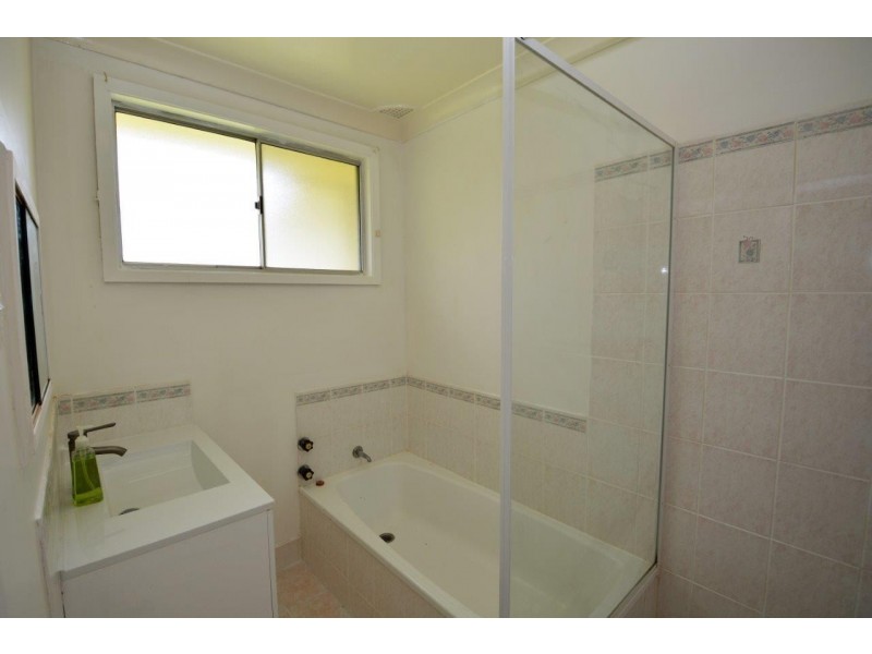 25 Robson Avenue, Gorokan NSW 2263