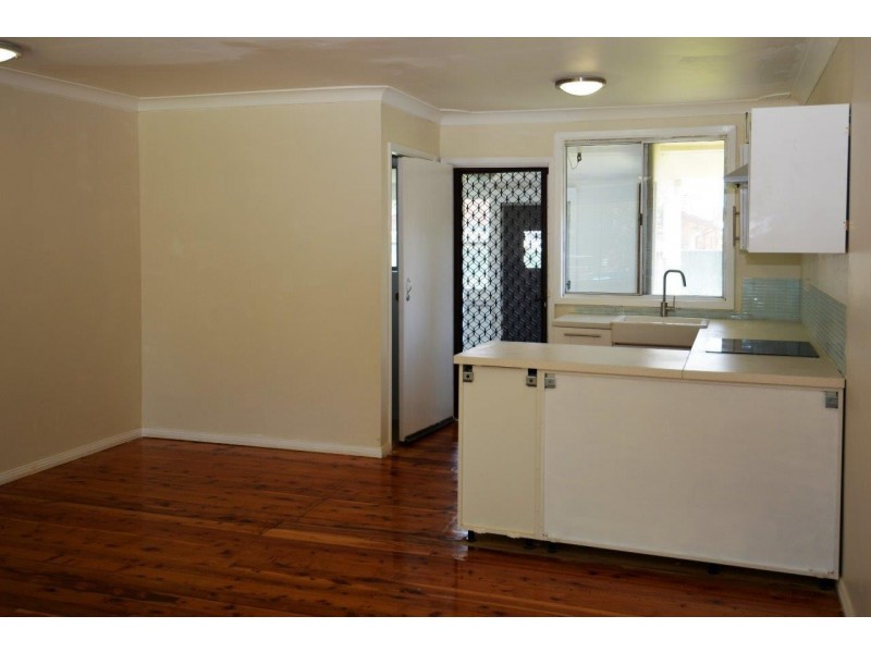 25 Robson Avenue, Gorokan NSW 2263
