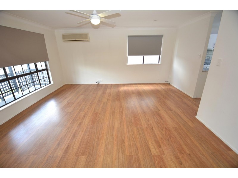 49 Campbell Parade, Mannering Park NSW 2259