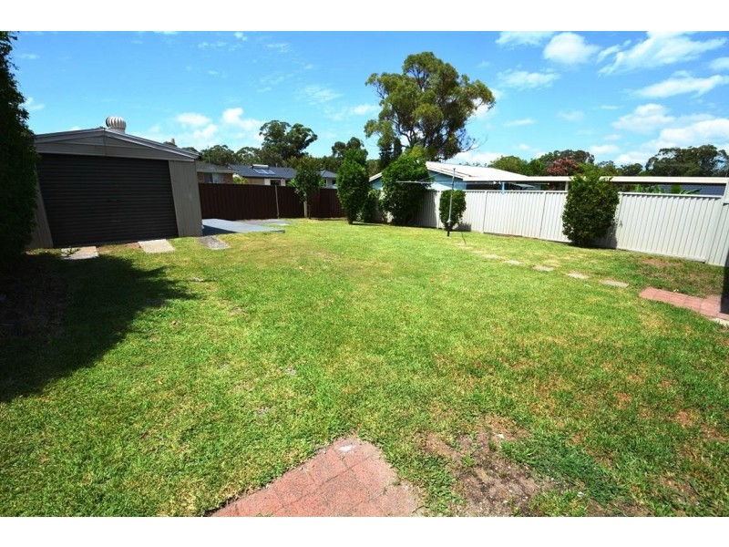 49 Campbell Parade, Mannering Park NSW 2259