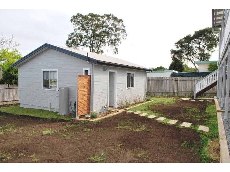 8 Sadie Ave, Gorokan NSW 2263