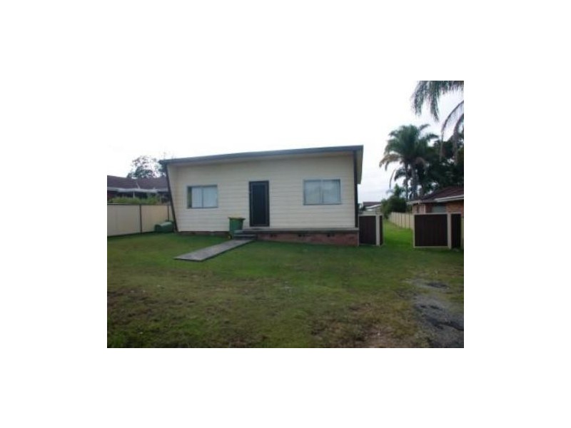 43 Georgina Ave, Gorokan NSW 2263