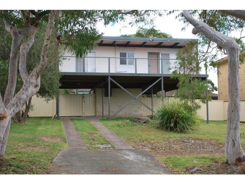 5 Sadie Ave, Gorokan NSW 2263