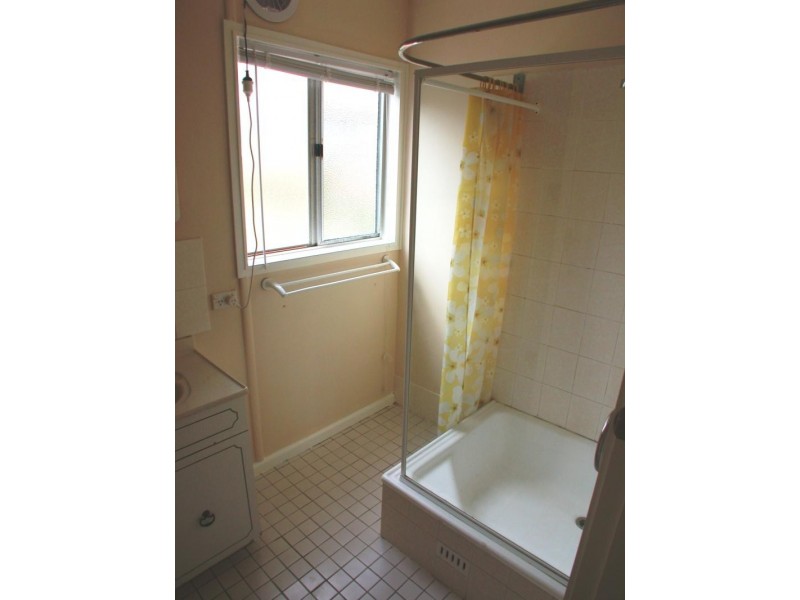 5 Sadie Ave, Gorokan NSW 2263