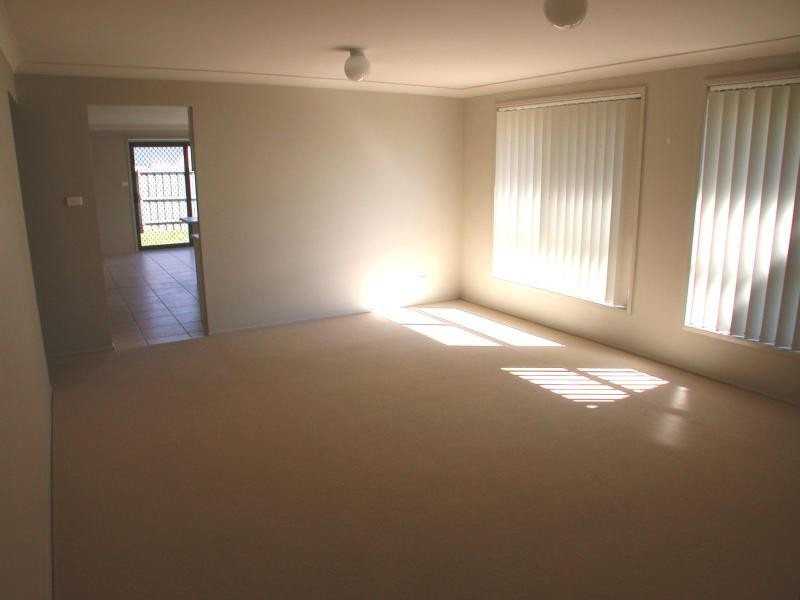 44 Barrington Dr, Woongarrah NSW 2259