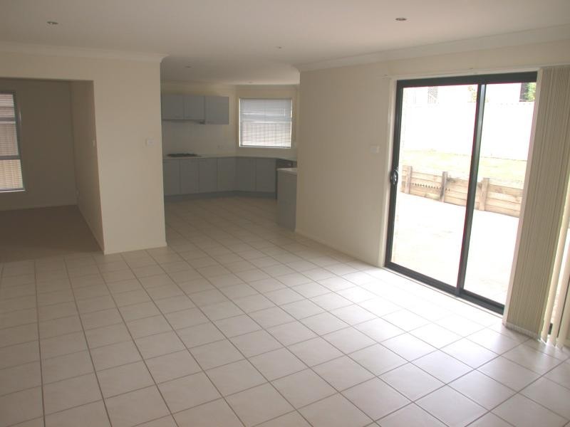 12 Warrigal Road, Woongarrah NSW 2259