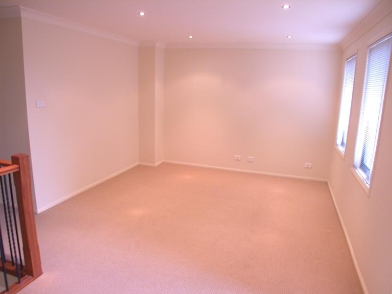 12 Warrigal Road, Woongarrah NSW 2259