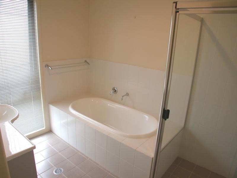 12 Warrigal Road, Woongarrah NSW 2259