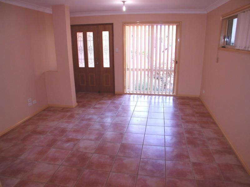 2/10 Elizabeth Dr, Noraville NSW 2263