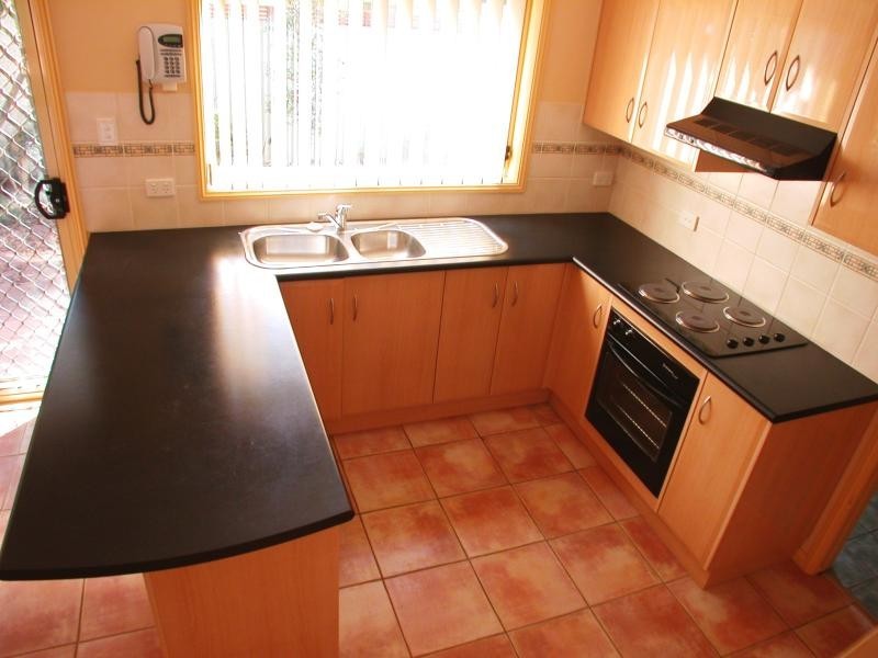 2/10 Elizabeth Dr, Noraville NSW 2263