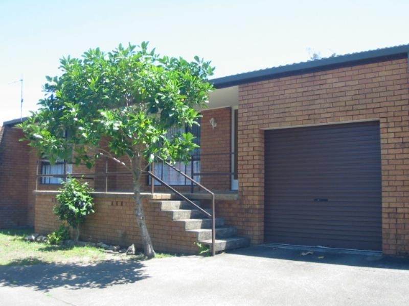 2/8 Wybalena Cres, Toormina NSW 2452