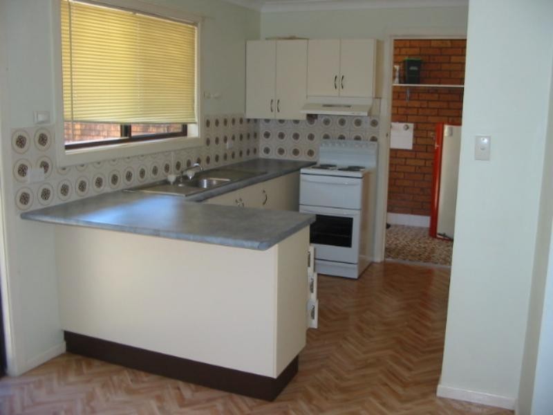 2/8 Wybalena Cres, Toormina NSW 2452