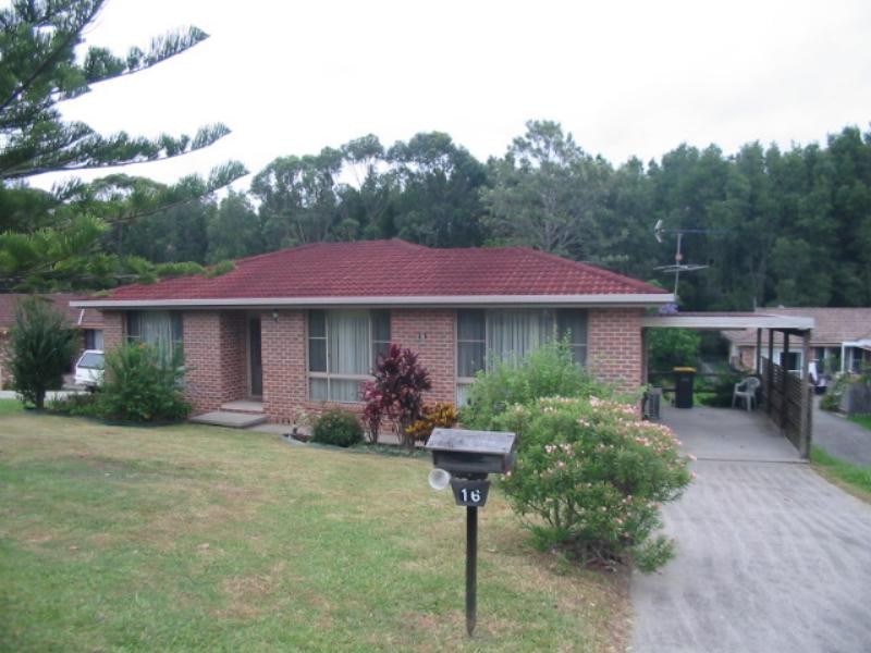 16 Soren Larsen Cres, Boambee East NSW 2452