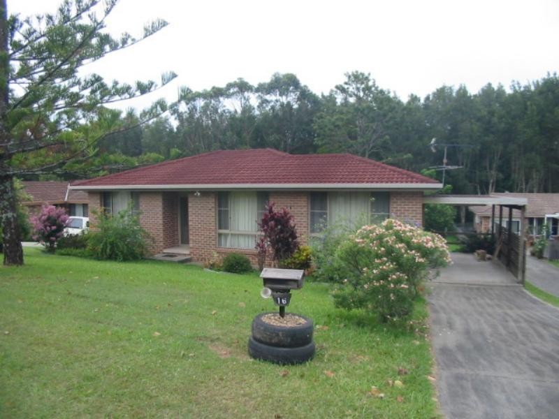 16 Soren Larsen Cres, Boambee East NSW 2452