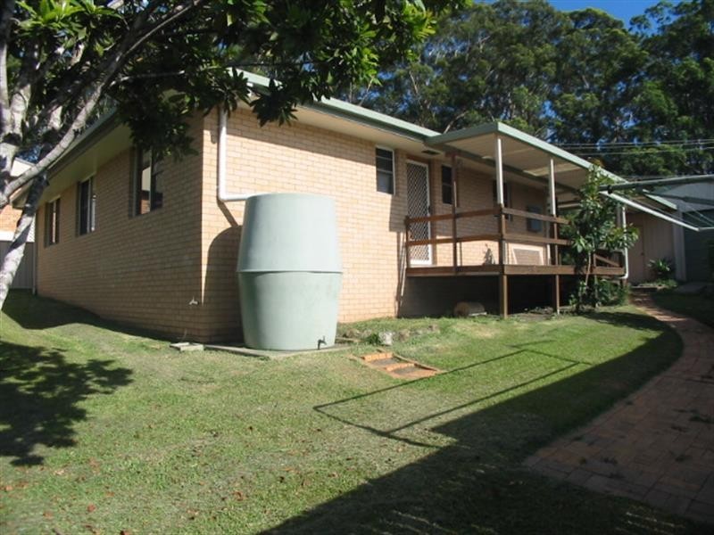 9 Armstrong Rd, Toormina NSW 2452