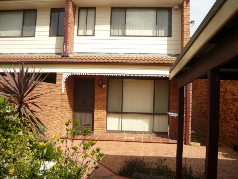 32/35 Bougainville Rd, Glenfield NSW 2167