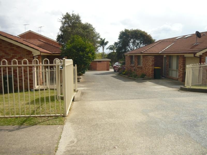 32/35 Bougainville Rd, Glenfield NSW 2167