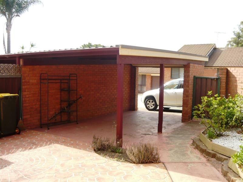 32/35 Bougainville Rd, Glenfield NSW 2167