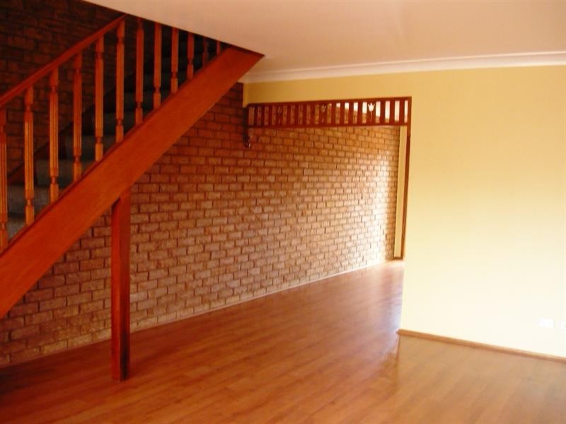 32/35 Bougainville Rd, Glenfield NSW 2167